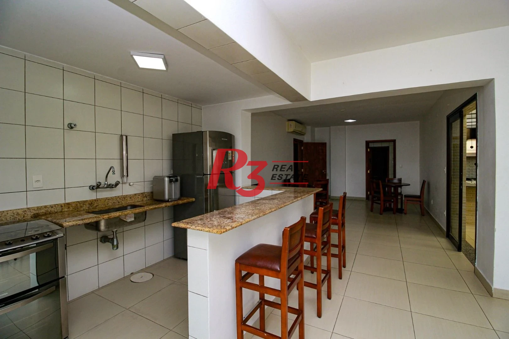 Apartamento á venda  3 dormitórios 2 Vgs Boqueirão Santos