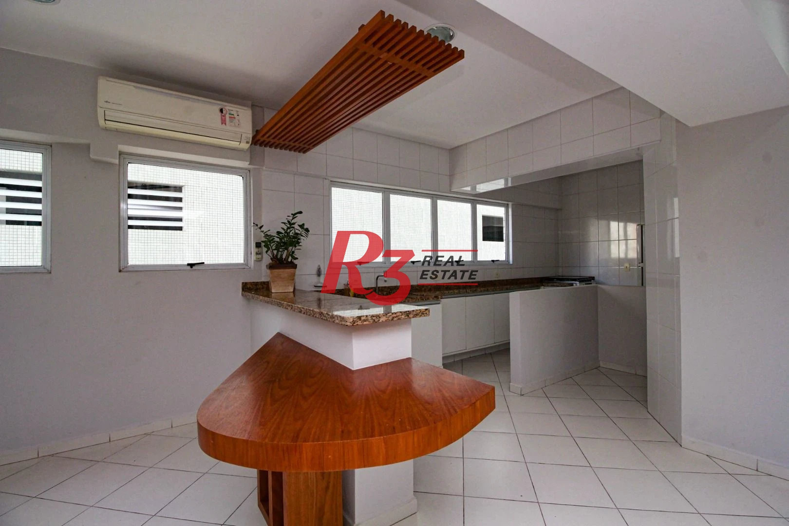 Apartamento Garden com 3 dormitórios à venda, 140 m² por R$ 1.595.000,00 - Pompéia - Santos/SP