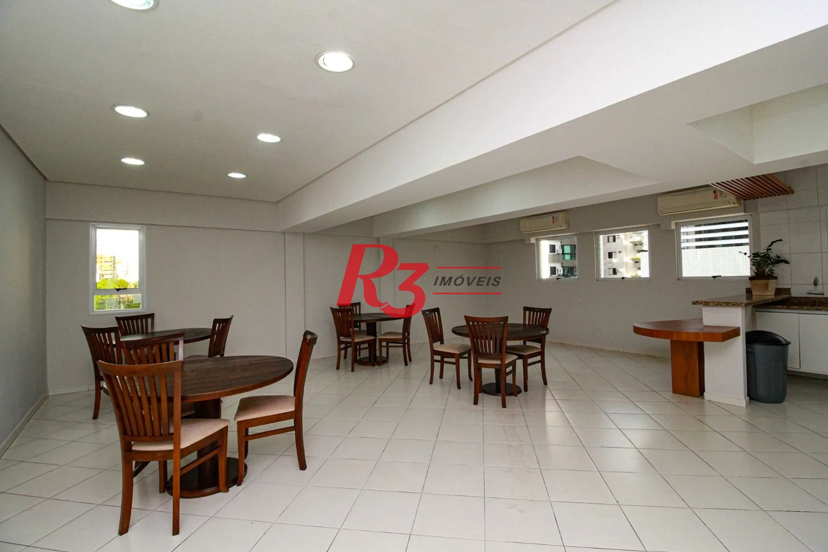 Apartamento com 3 dormitórios à venda, 139 m² por R$ 1.330.000,00 - Pompéia - Santos/SP
