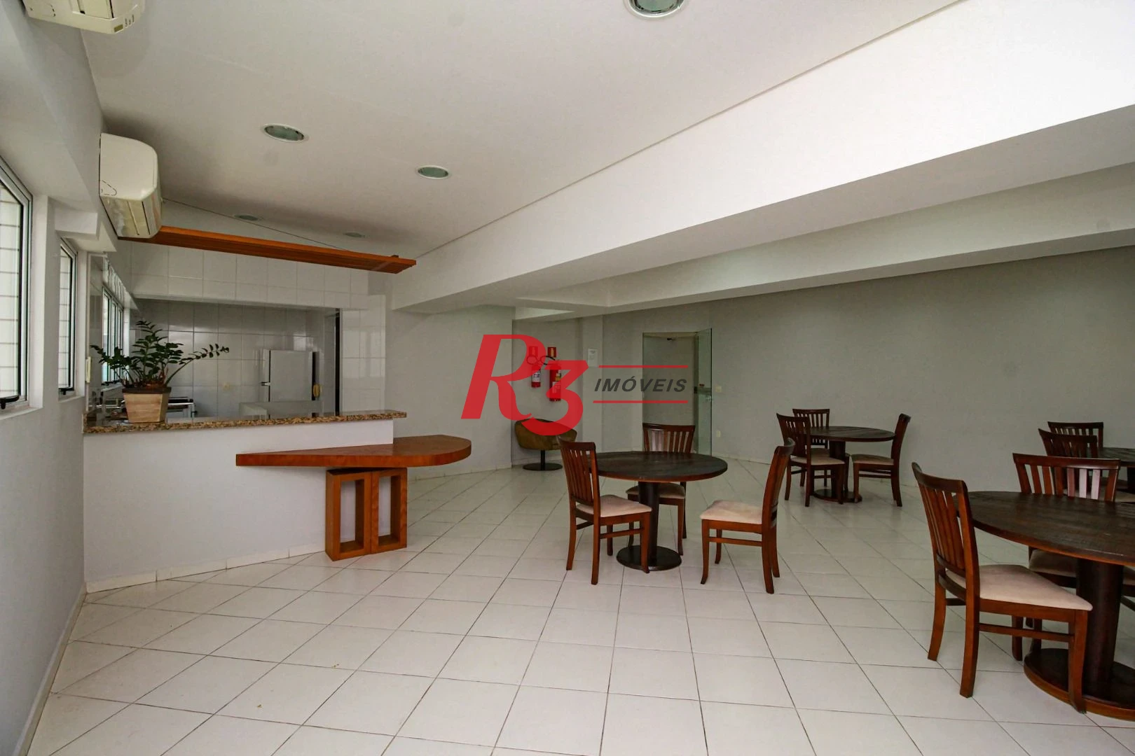 Apartamento com 3 dormitórios à venda, 139 m² por R$ 1.330.000,00 - Pompéia - Santos/SP