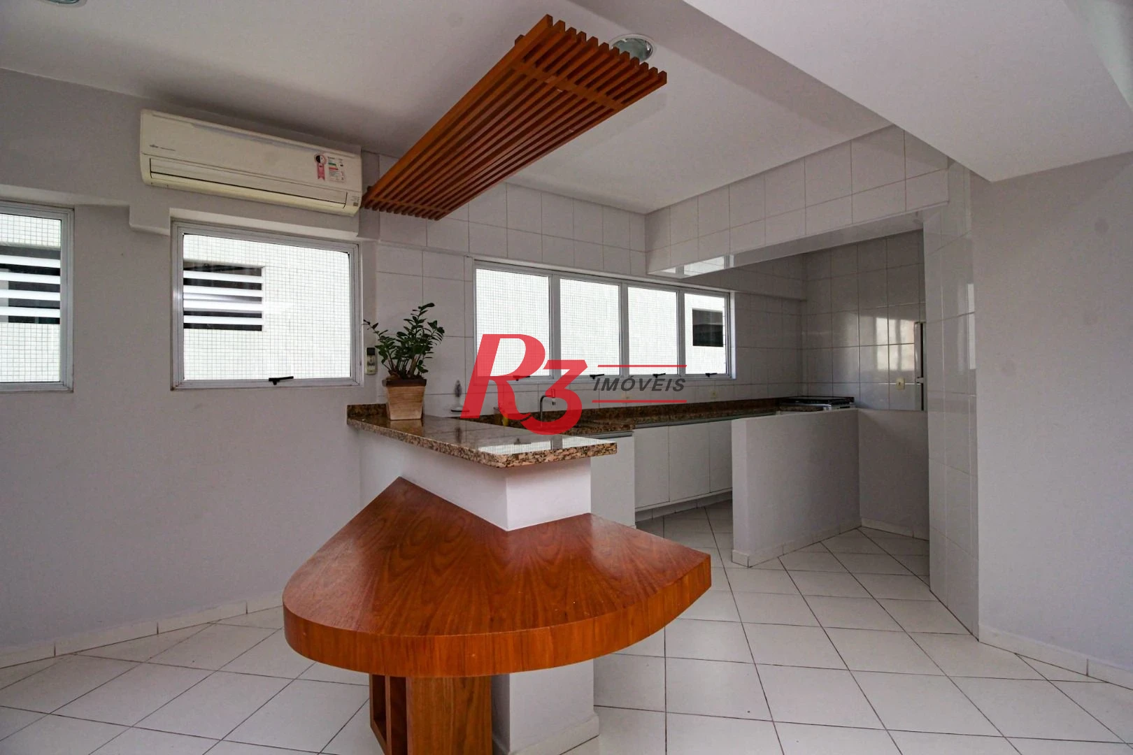 Apartamento com 3 dormitórios à venda, 139 m² por R$ 1.330.000,00 - Pompéia - Santos/SP