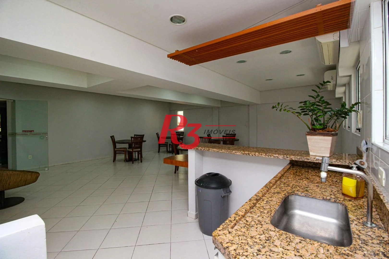 Apartamento com 3 dormitórios à venda, 139 m² por R$ 1.330.000,00 - Pompéia - Santos/SP