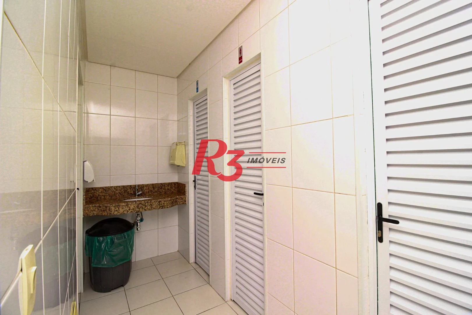Apartamento com 3 dormitórios à venda, 139 m² por R$ 1.330.000,00 - Pompéia - Santos/SP