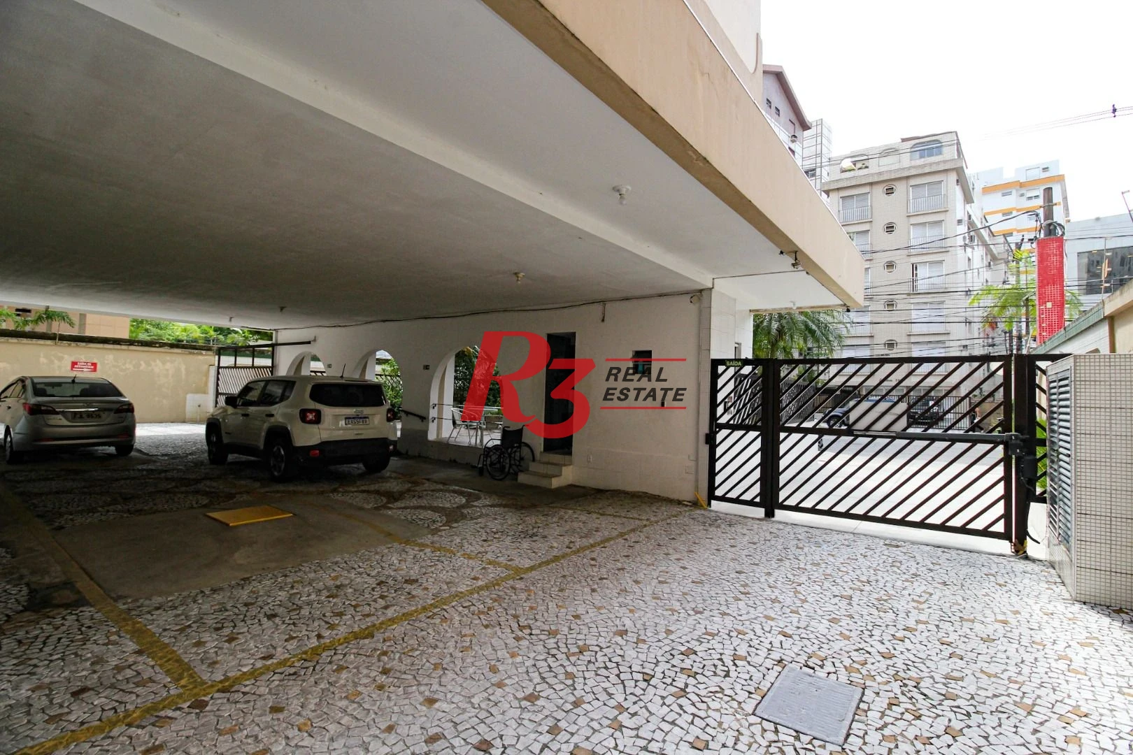 Apartamento à venda, 115 m², 2 quartos, no Boqueirão em Santos SP.