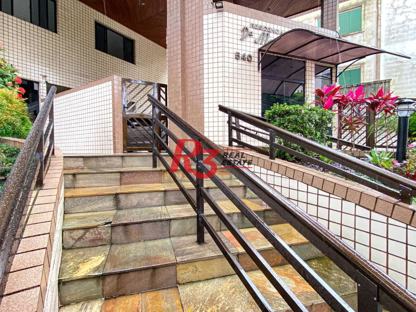 Apartamento com 2 dormitórios à venda, 77 m² por R$ 539.000,00 - Embaré - Santos/SP