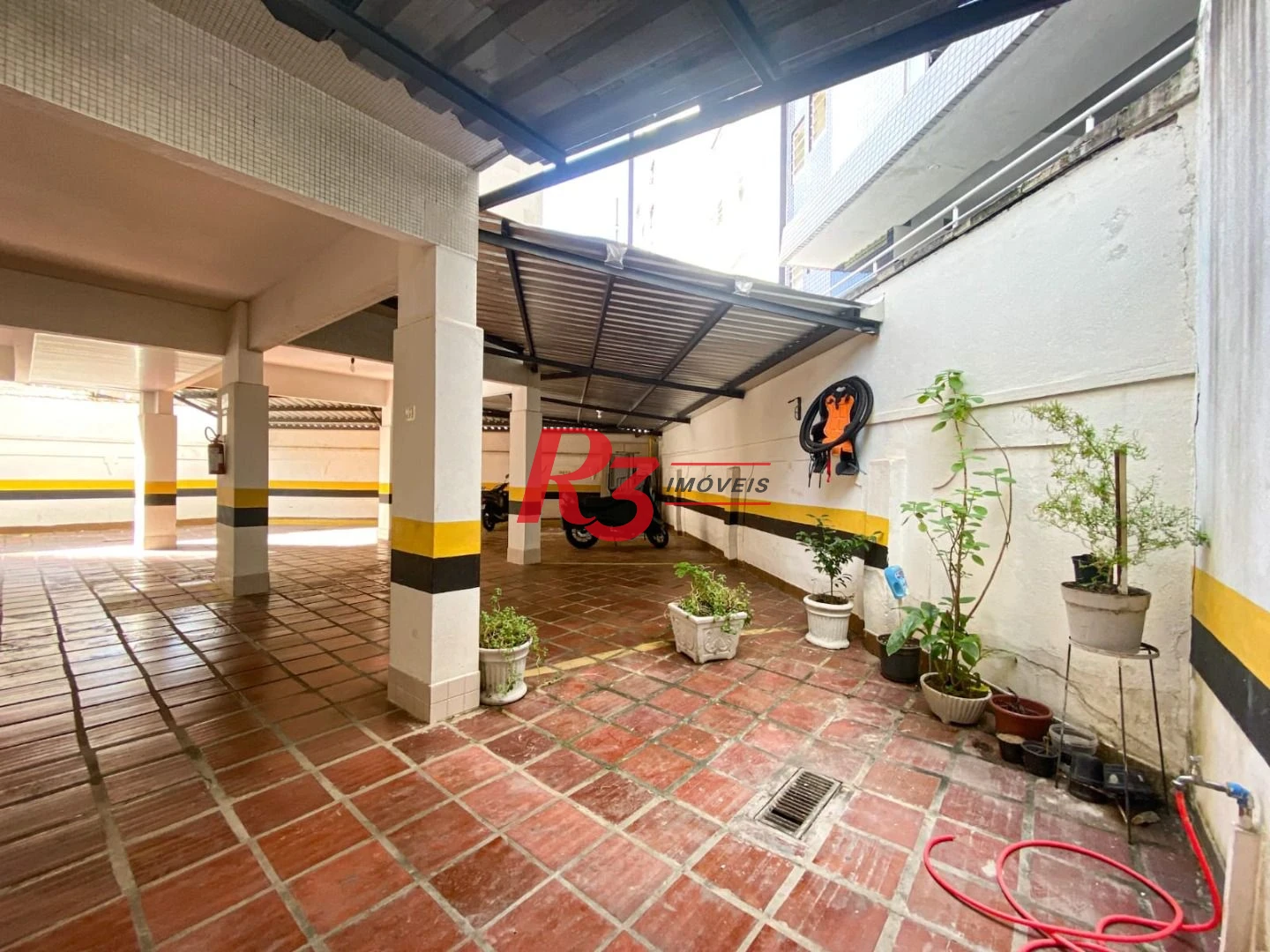 Apartamento com 2 dormitórios à venda, 91 m² por R$ 620.000,00 - Gonzaga - Santos/SP