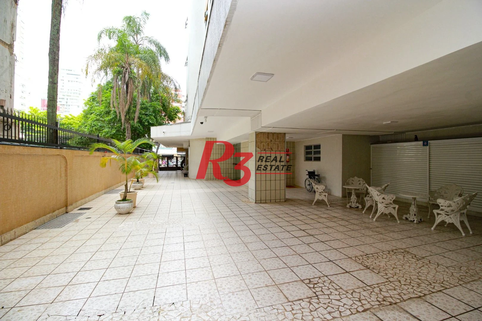 Apartamento com 2 dormitórios à venda, 110 m² por R$ 390.000,00 - Boqueirão - Santos/SP