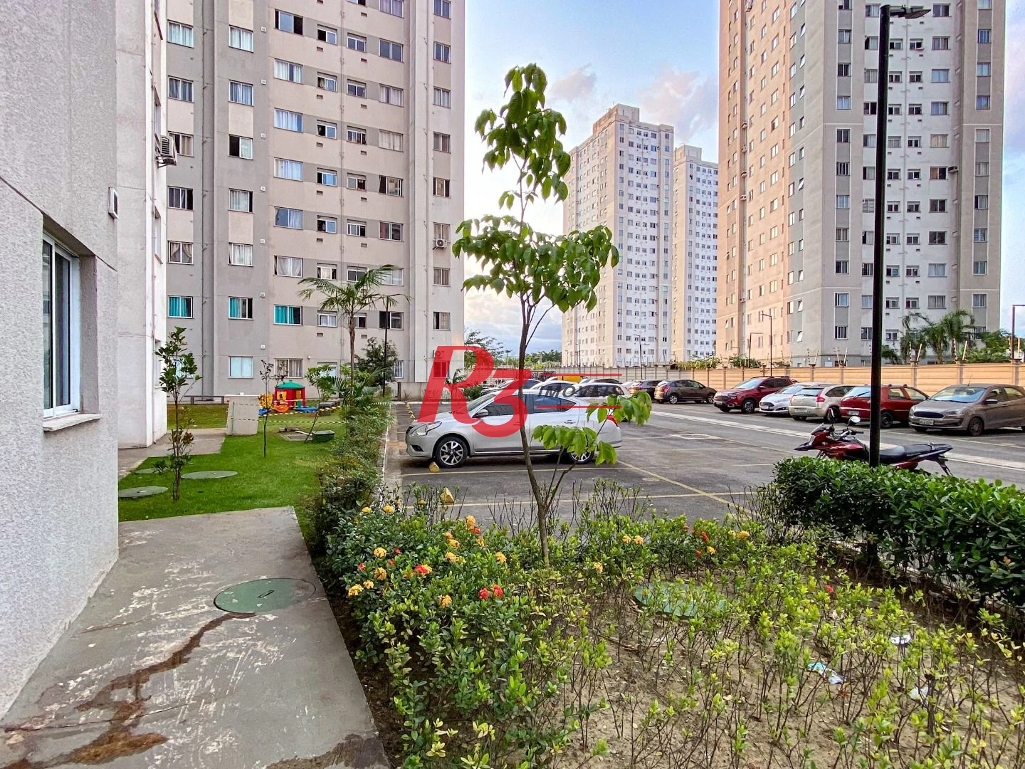 Apartamento com 2 dormitórios à venda, 45 m² por R$ 301.000,00 - Castelo - Santos/SP