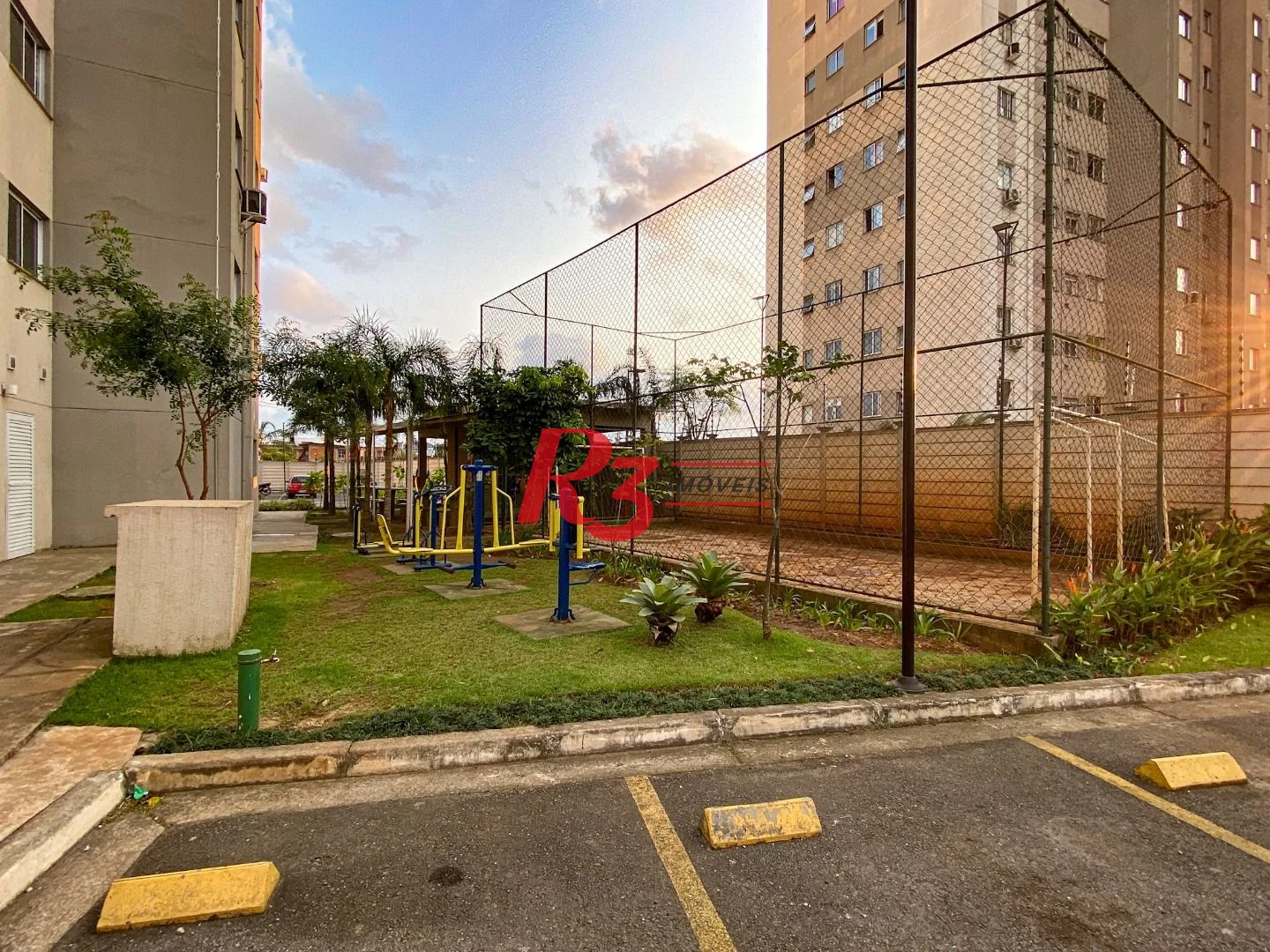 Apartamento com 2 dormitórios à venda, 45 m² por R$ 301.000,00 - Castelo - Santos/SP