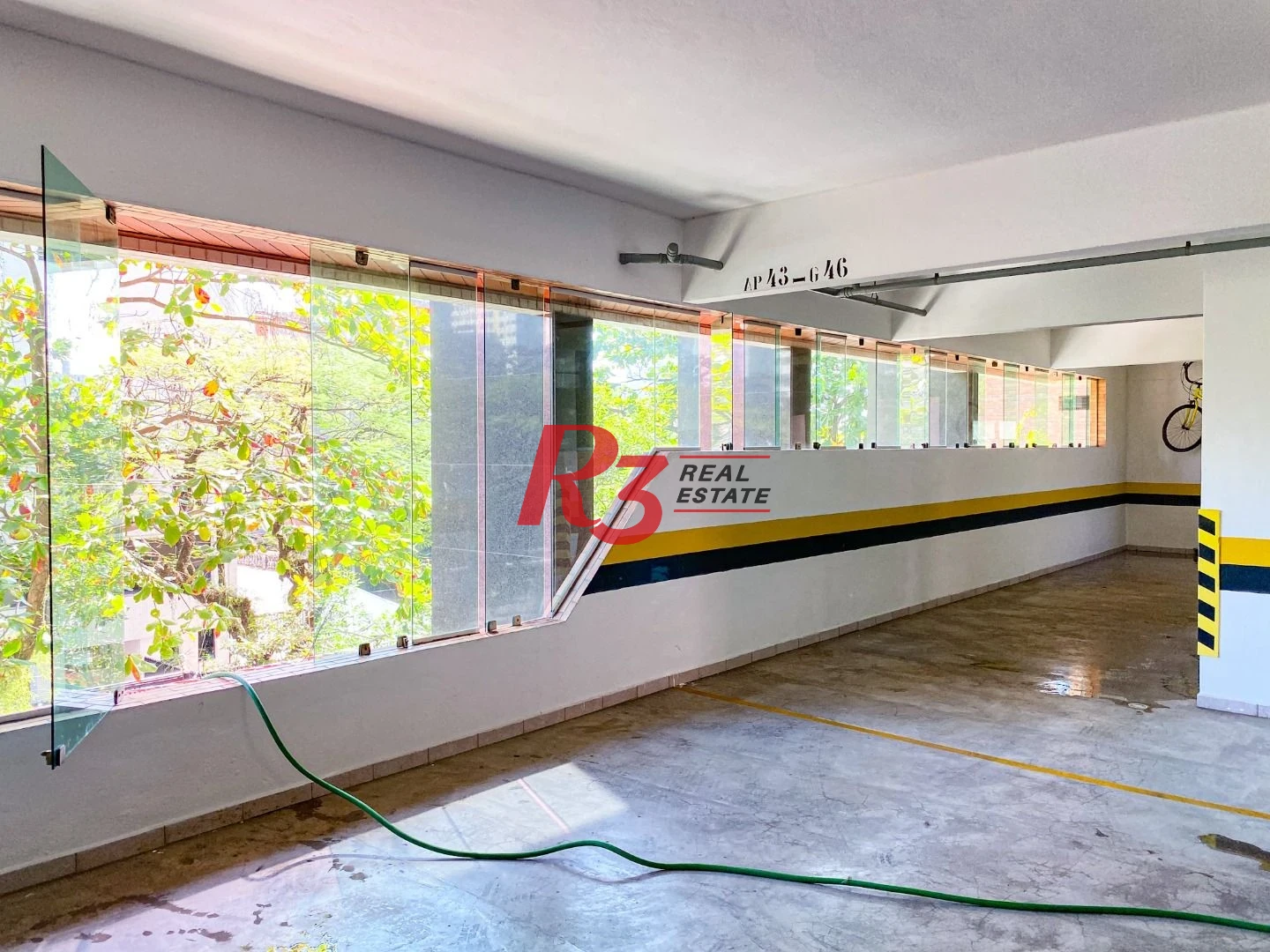 Apartamento com 2 dormitórios à venda, 115 m² por R$ 1.380.000,00 - Embaré - Santos/SP