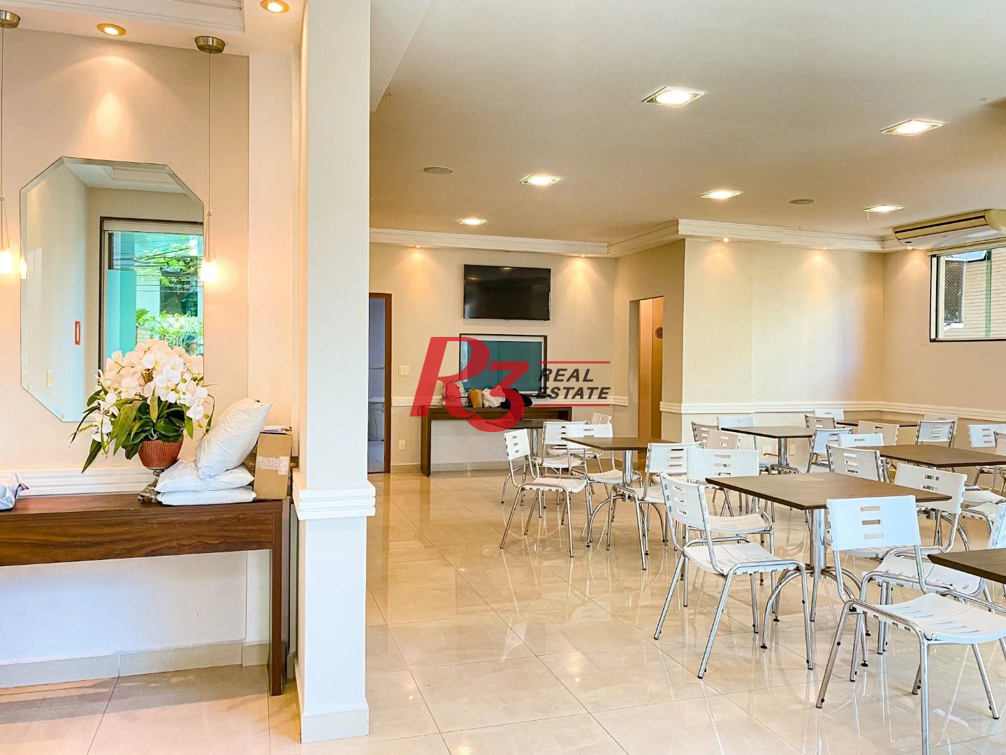 Apartamento com 2 dormitórios à venda, 115 m² por R$ 1.380.000,00 - Embaré - Santos/SP