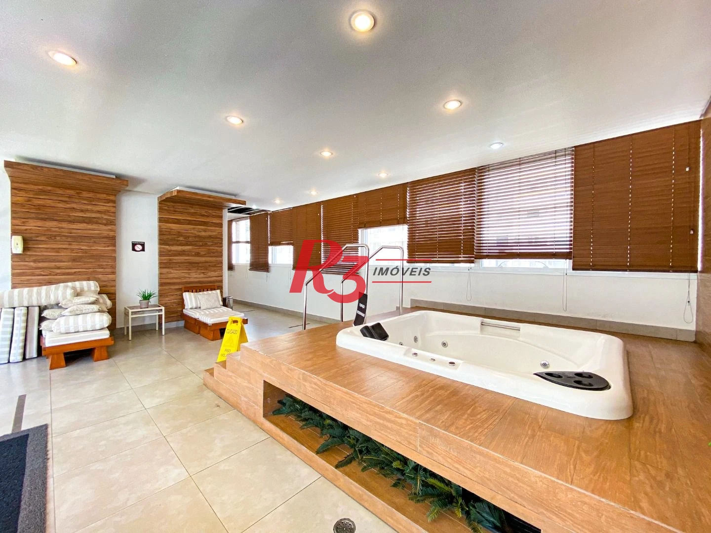 Apartamento com 1 dormitório para alugar, 50 m² por R$ 6.500,00/mês - Pompéia - Santos/SP