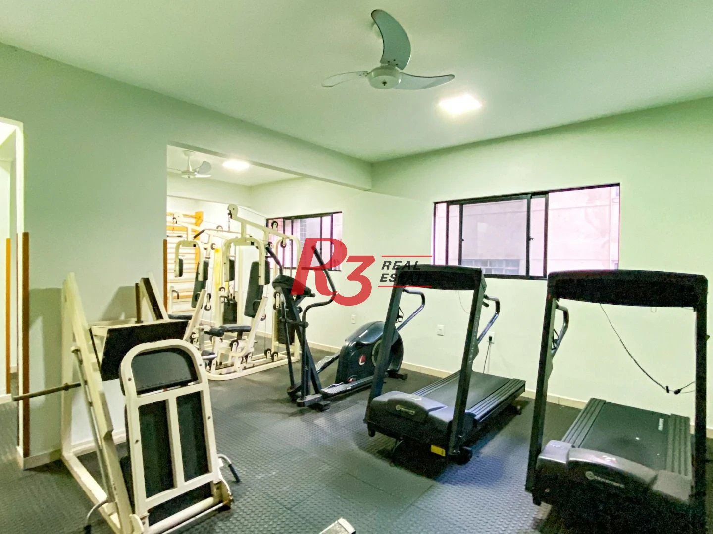 Cobertura com 1 dormitório à venda, 197 m² por R$ 1.500.000,00 - Gonzaga - Santos/SP