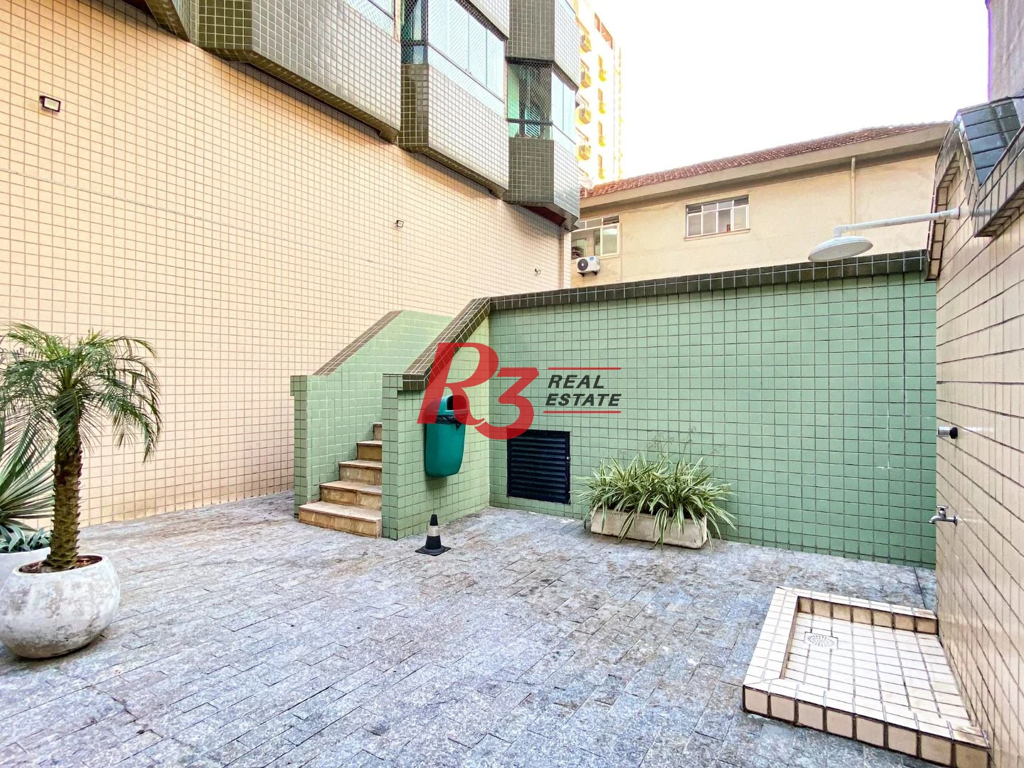 Cobertura com 1 dormitório à venda, 197 m² por R$ 1.500.000,00 - Gonzaga - Santos/SP