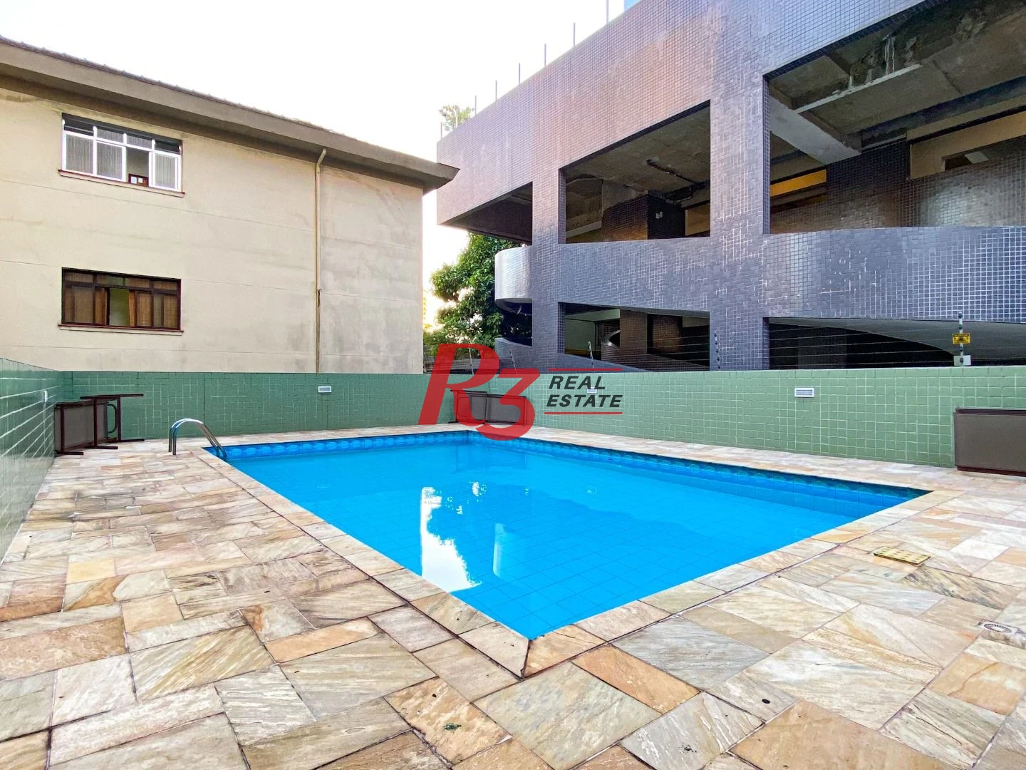 Cobertura com 1 dormitório à venda, 197 m² por R$ 1.500.000,00 - Gonzaga - Santos/SP