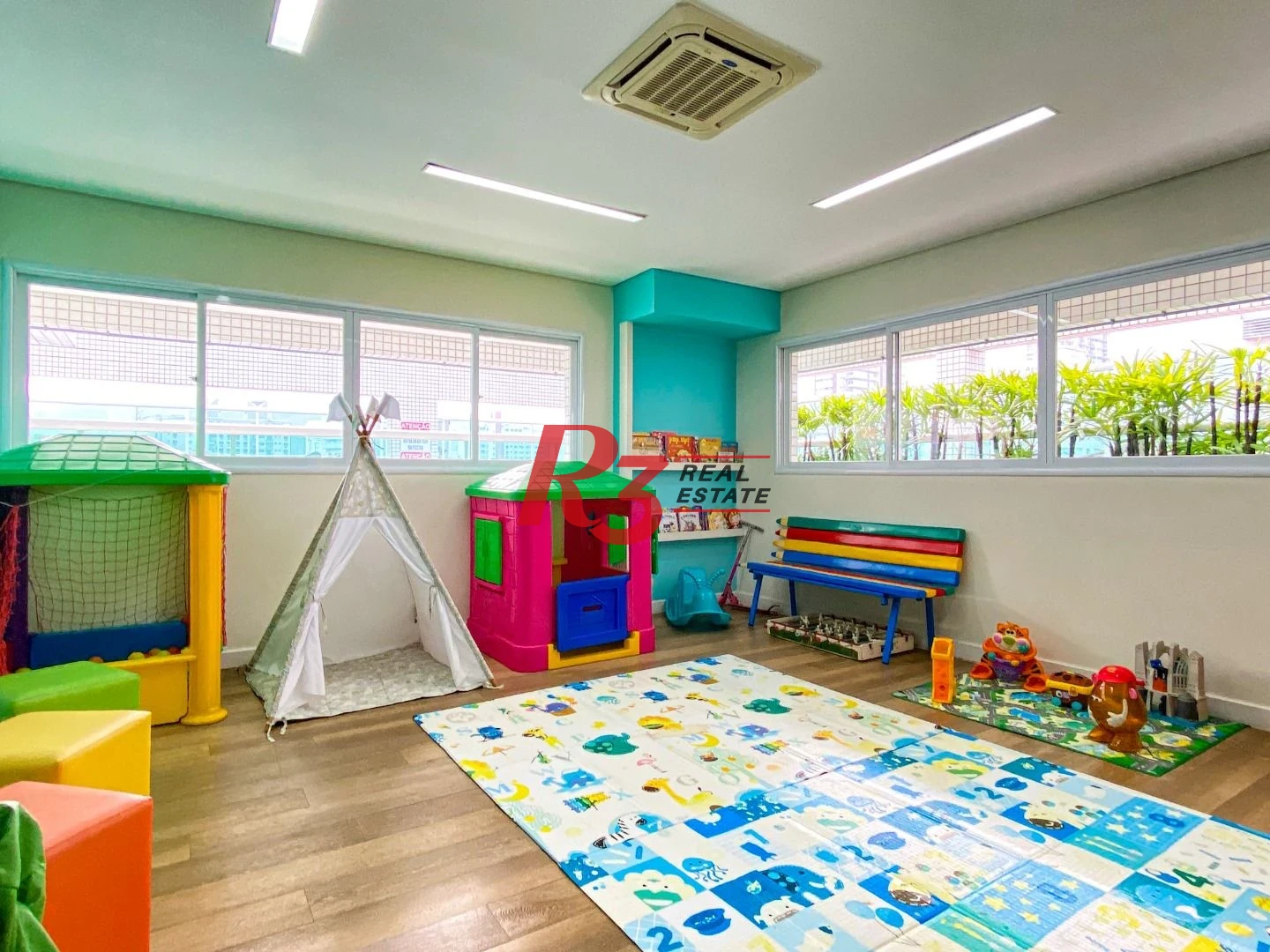 Cobertura com 4 dormitórios à venda, 413 m² por R$ 3.850.000,00 - Pompéia - Santos/SP