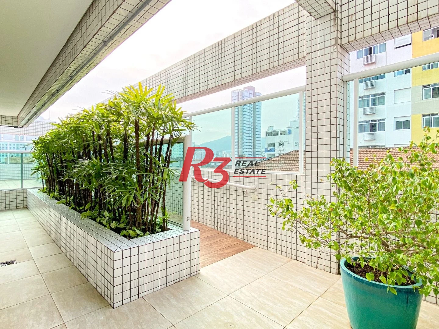 Cobertura com 4 dormitórios à venda, 413 m² por R$ 3.850.000,00 - Pompéia - Santos/SP