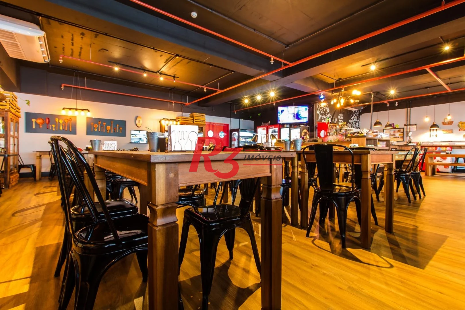 Tribuna Square