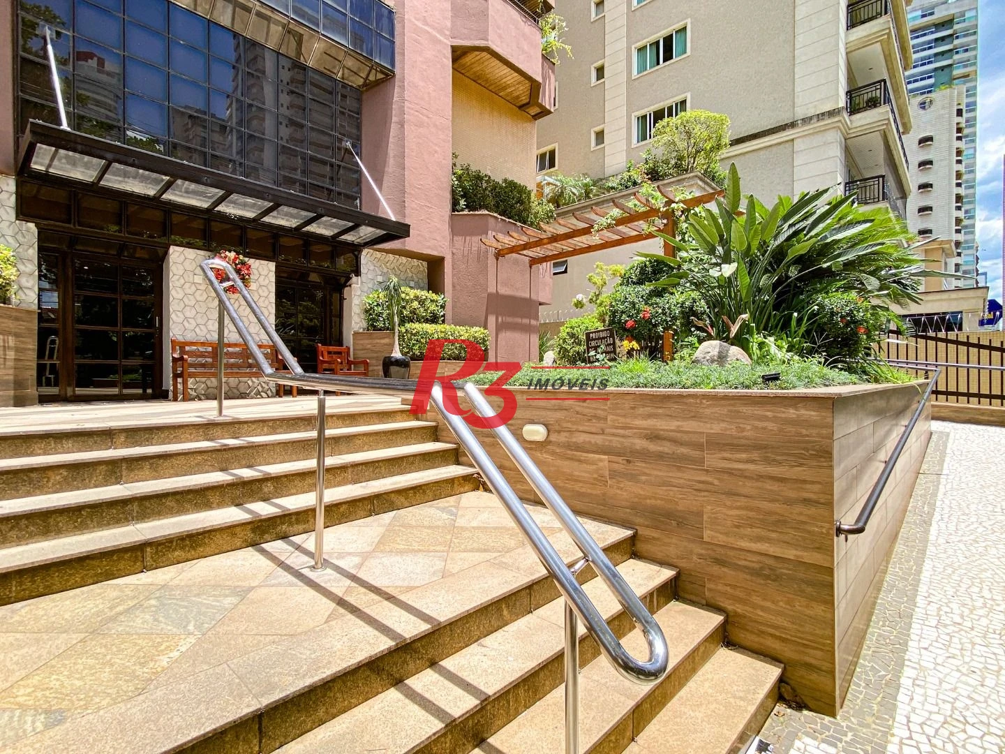 VENDO Excelente Oportunidade - Apartamento Duplex com 4 dormitórios, 229 m² no Bairro do Gonzaga.