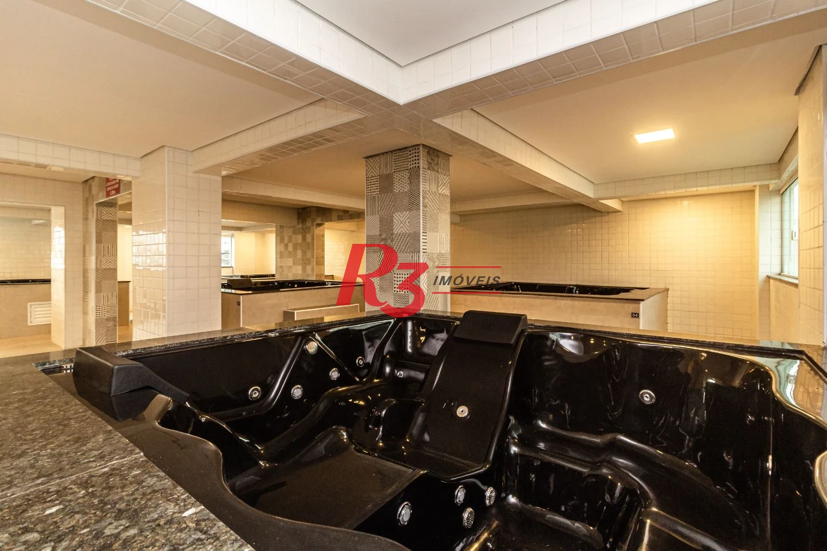 Apartamento com 2 dormitórios à venda, 74 m² por R$ 640.000,00 - Campo Grande - Santos/SP