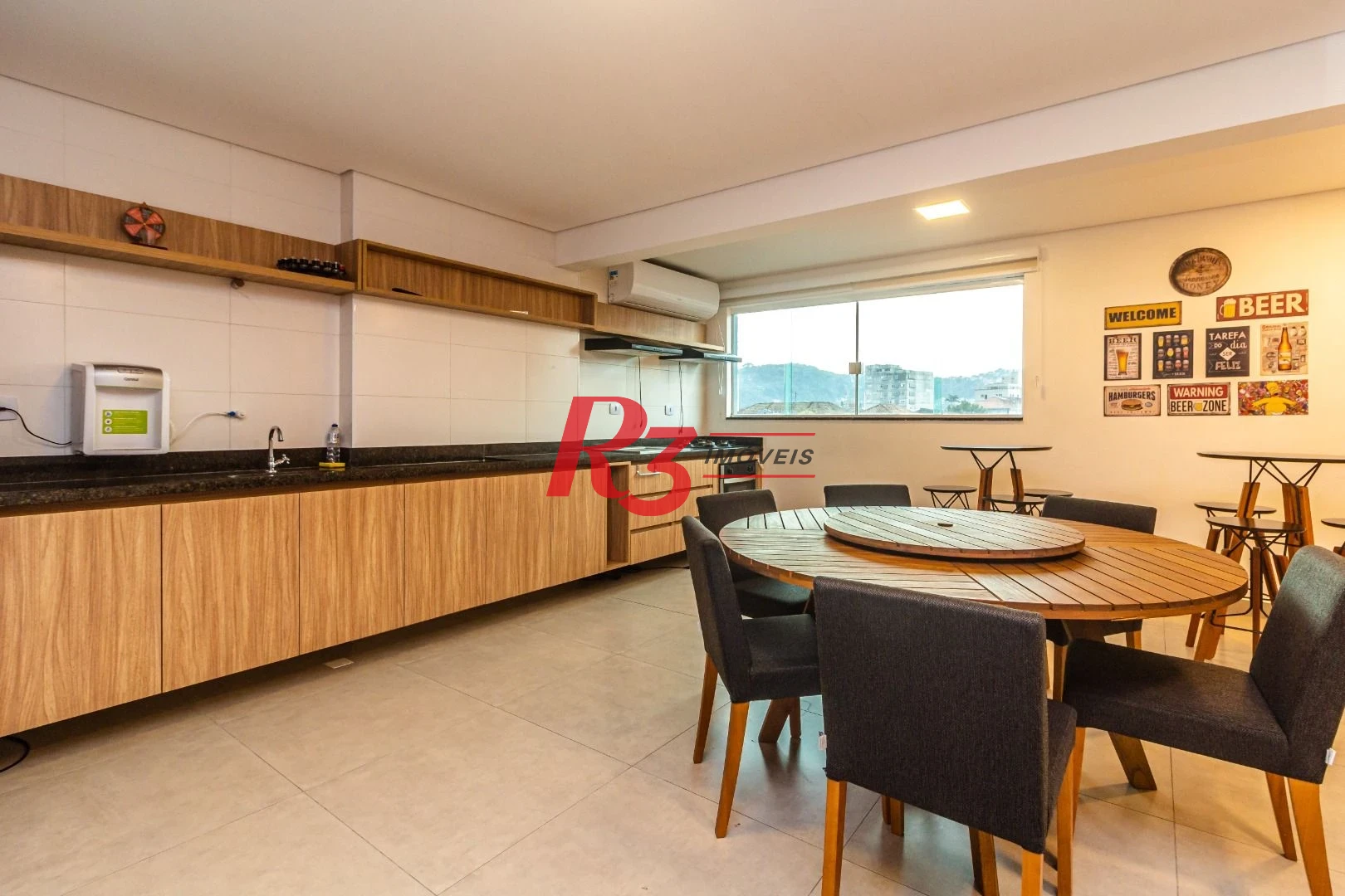 Apartamento com 2 dormitórios à venda, 74 m² por R$ 640.000,00 - Campo Grande - Santos/SP