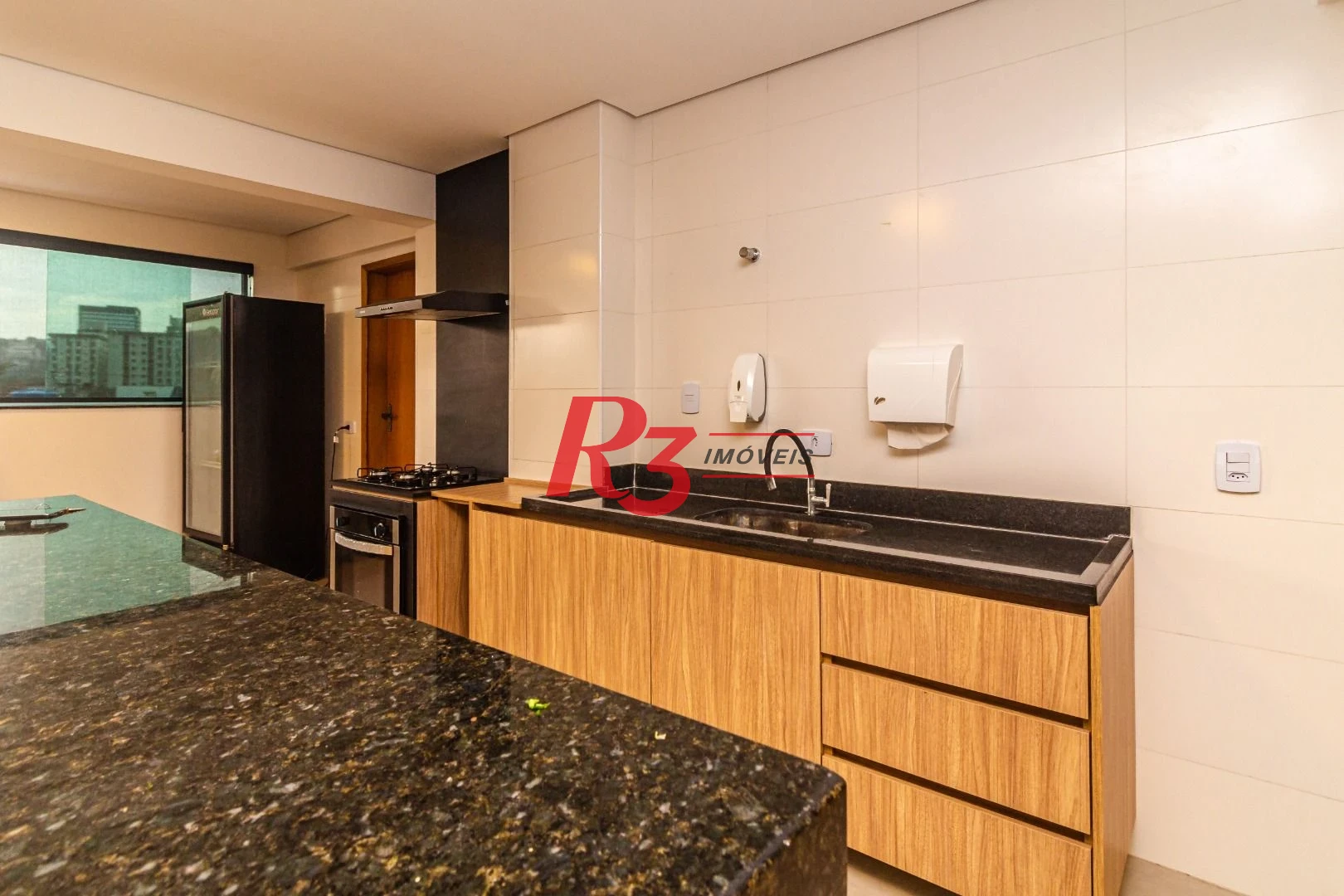 Apartamento com 2 dormitórios à venda, 74 m² por R$ 640.000,00 - Campo Grande - Santos/SP