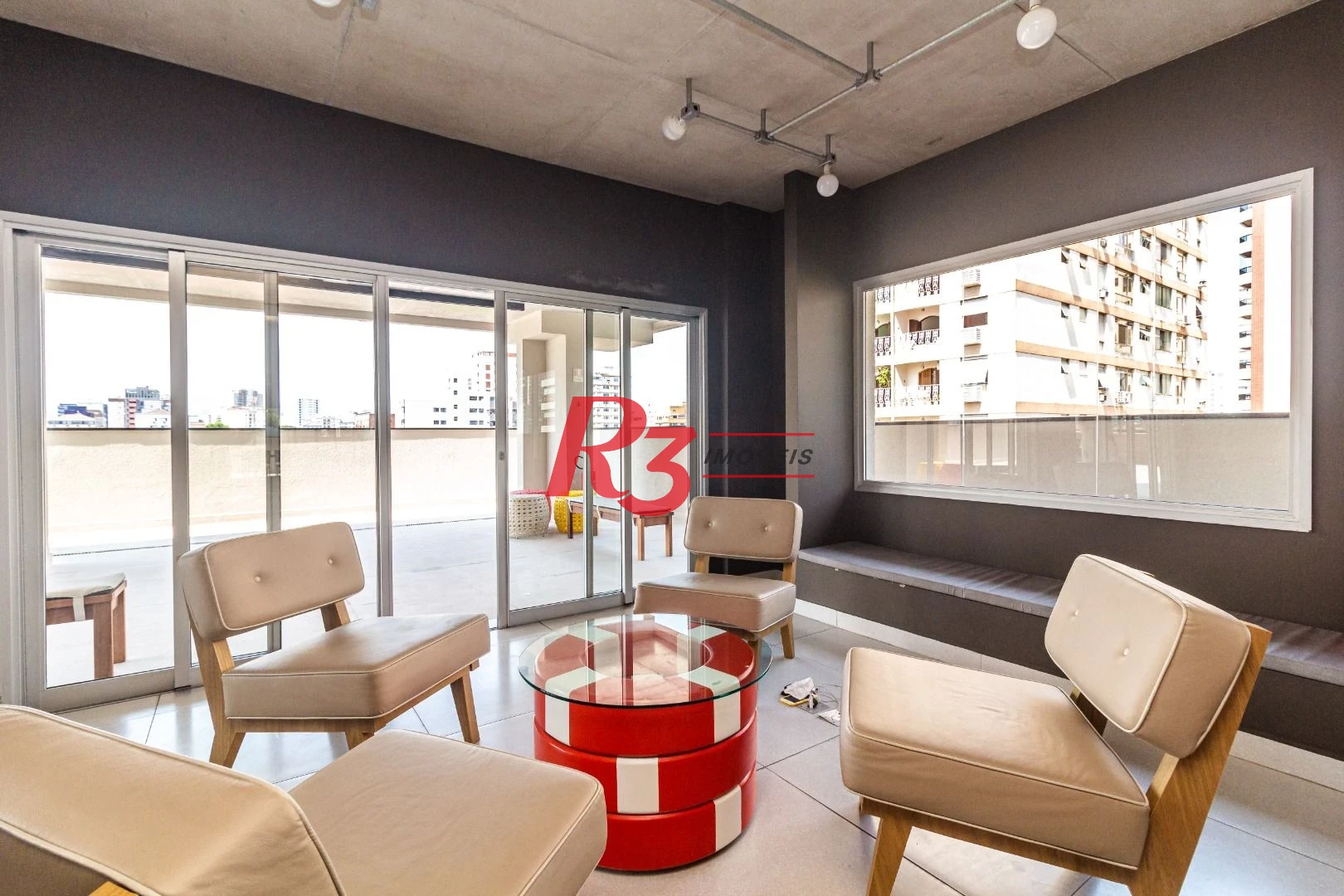 Apartamento com 2 dormitórios à venda, 72 m² por R$ 1.030.000,00 - Embaré - Santos/SP