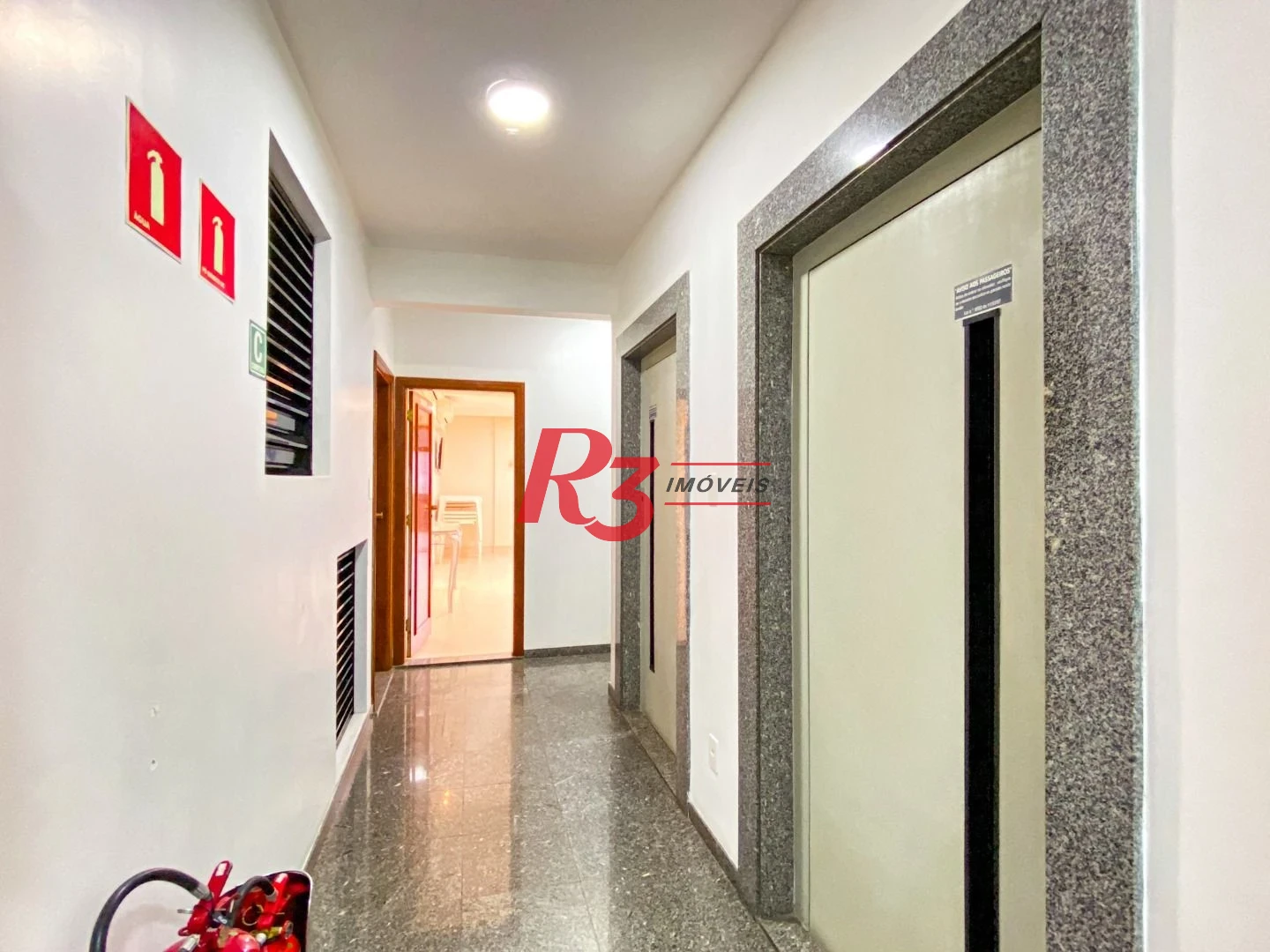 Apartamento com 3 dormitórios à venda, 145 m² por R$ 1.350.000,00 - Pompéia - Santos/SP