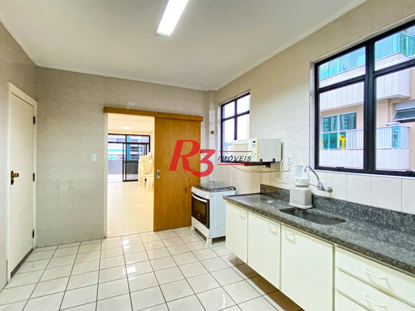 Apartamento com 3 dormitórios à venda, 145 m² por R$ 1.350.000,00 - Pompéia - Santos/SP