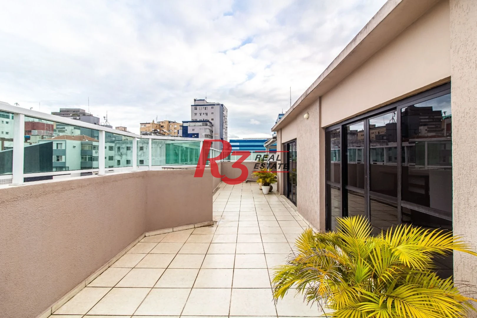 AMPLO APTO PARA VENDA 273M², 3 SUITES COM VARANDA - BOA VISTA -