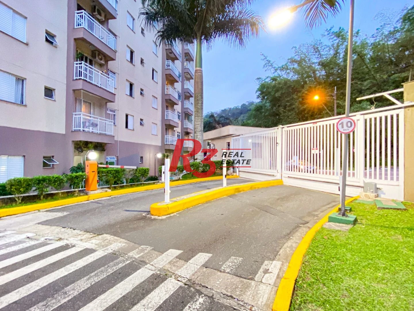 Apartamento com 2 dormitórios à venda, 58 m² por R$ 320.000,00 - Morro de Nova Cintra - Santos/SP