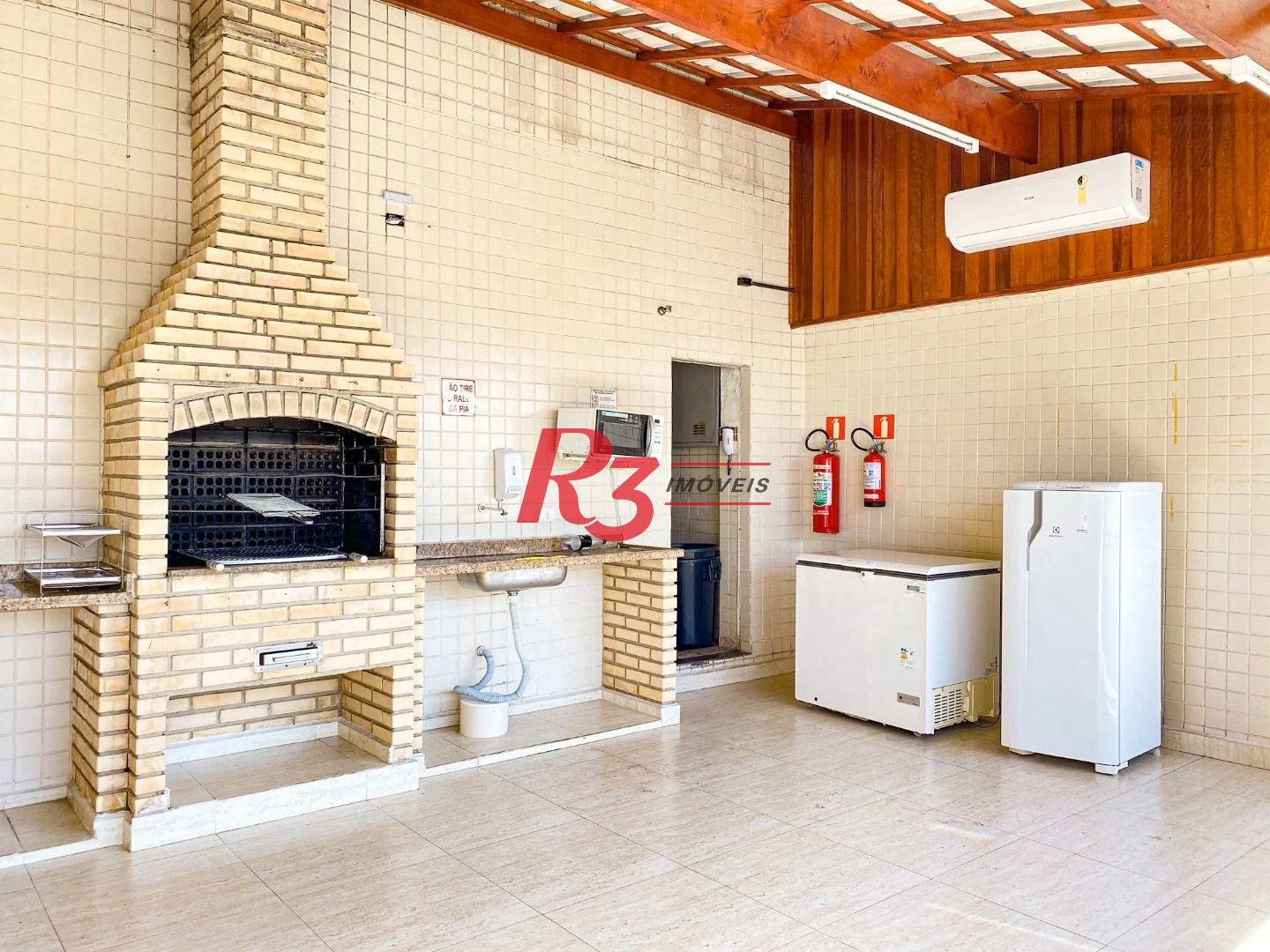 Apartamento com 3 dormitórios à venda, 120 m² por R$ 1.000.000,00 - Pompéia - Santos/SP