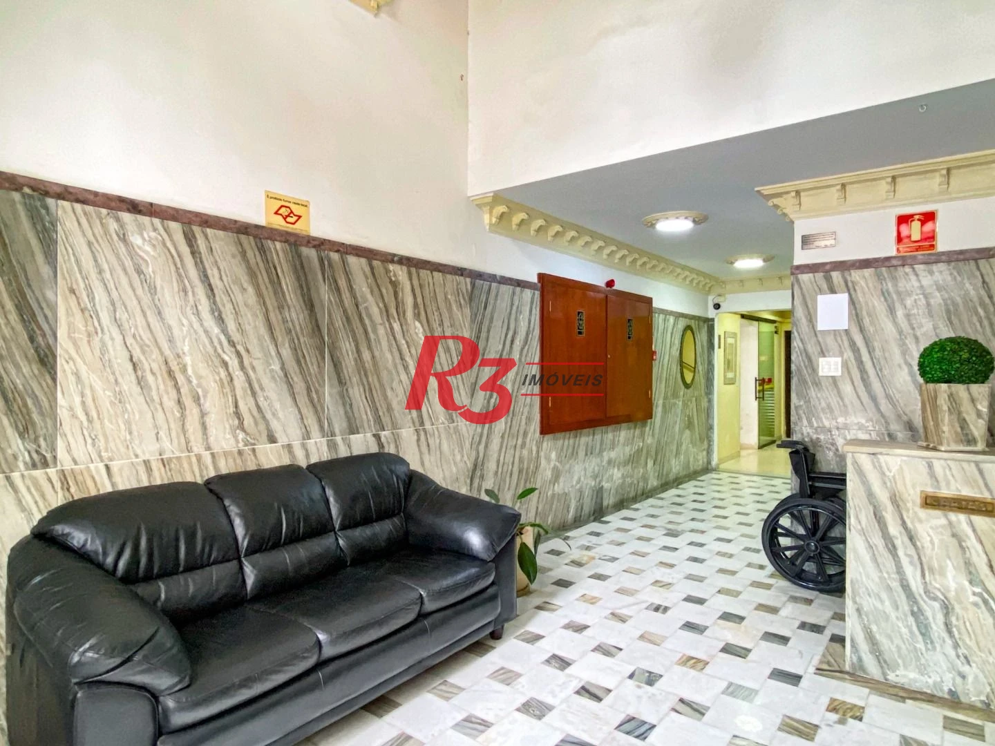 Apartamento com 2 dormitórios à venda, 57 m² por R$ 469.000,00 - Boqueirão - Santos/SP