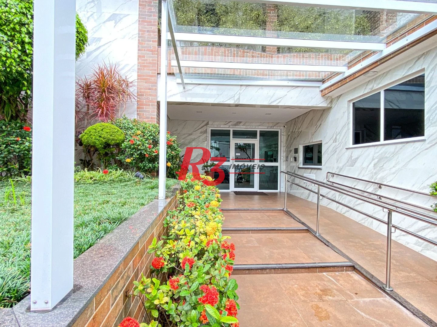 Apartamento para alugar, 115 m² por R$ 5.647,00/mês - Gonzaga - Santos/SP