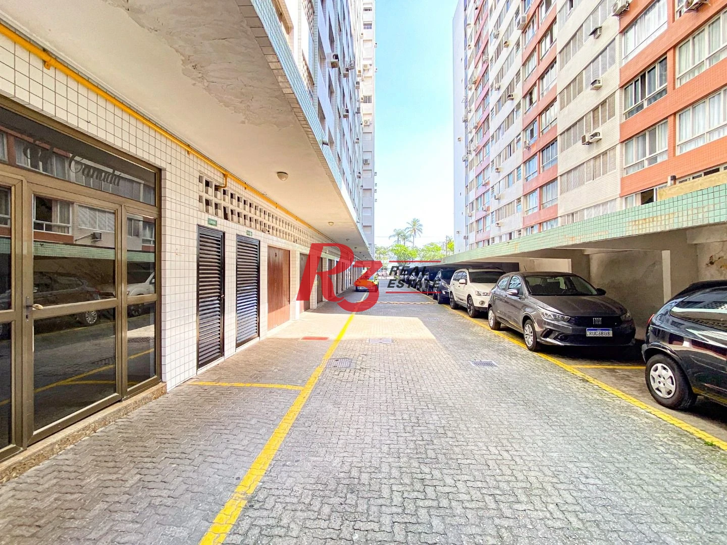 Apartamento com 2 dormitórios c sacada, frente mar, Embaré- Santos/SP