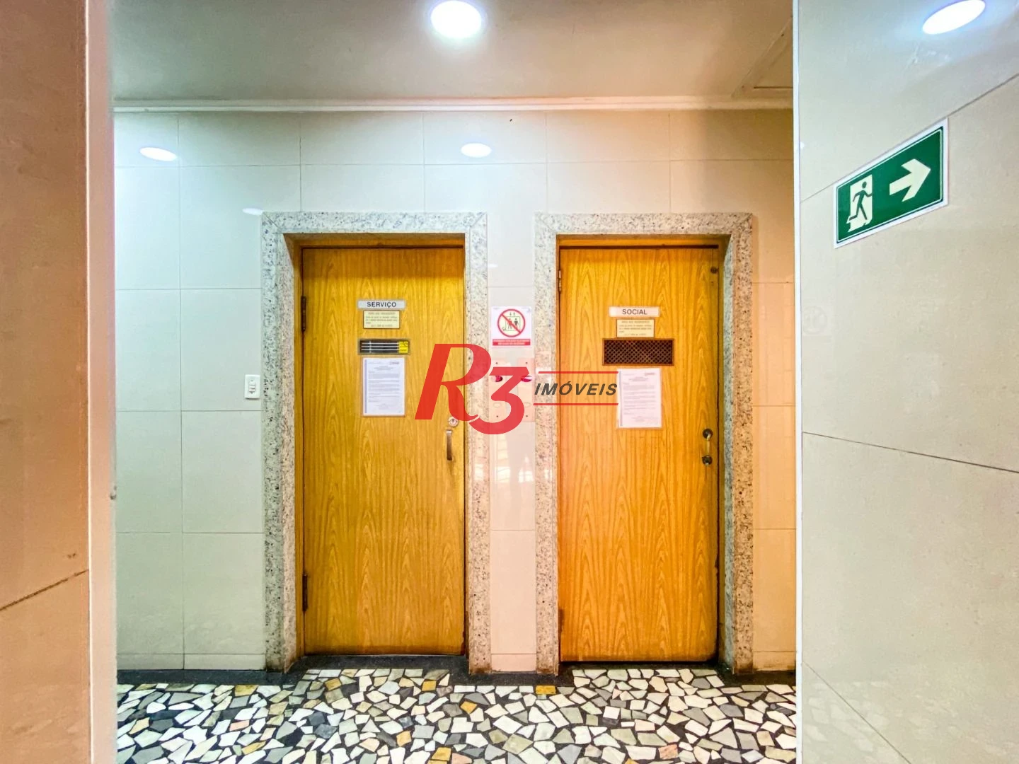 Apartamento com 2 dormitórios à venda, 57 m² por R$ 320.000,00 - José Menino - Santos/SP