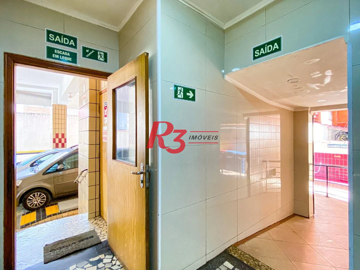 Apartamento com 2 dormitórios à venda, 57 m² por R$ 320.000,00 - José Menino - Santos/SP