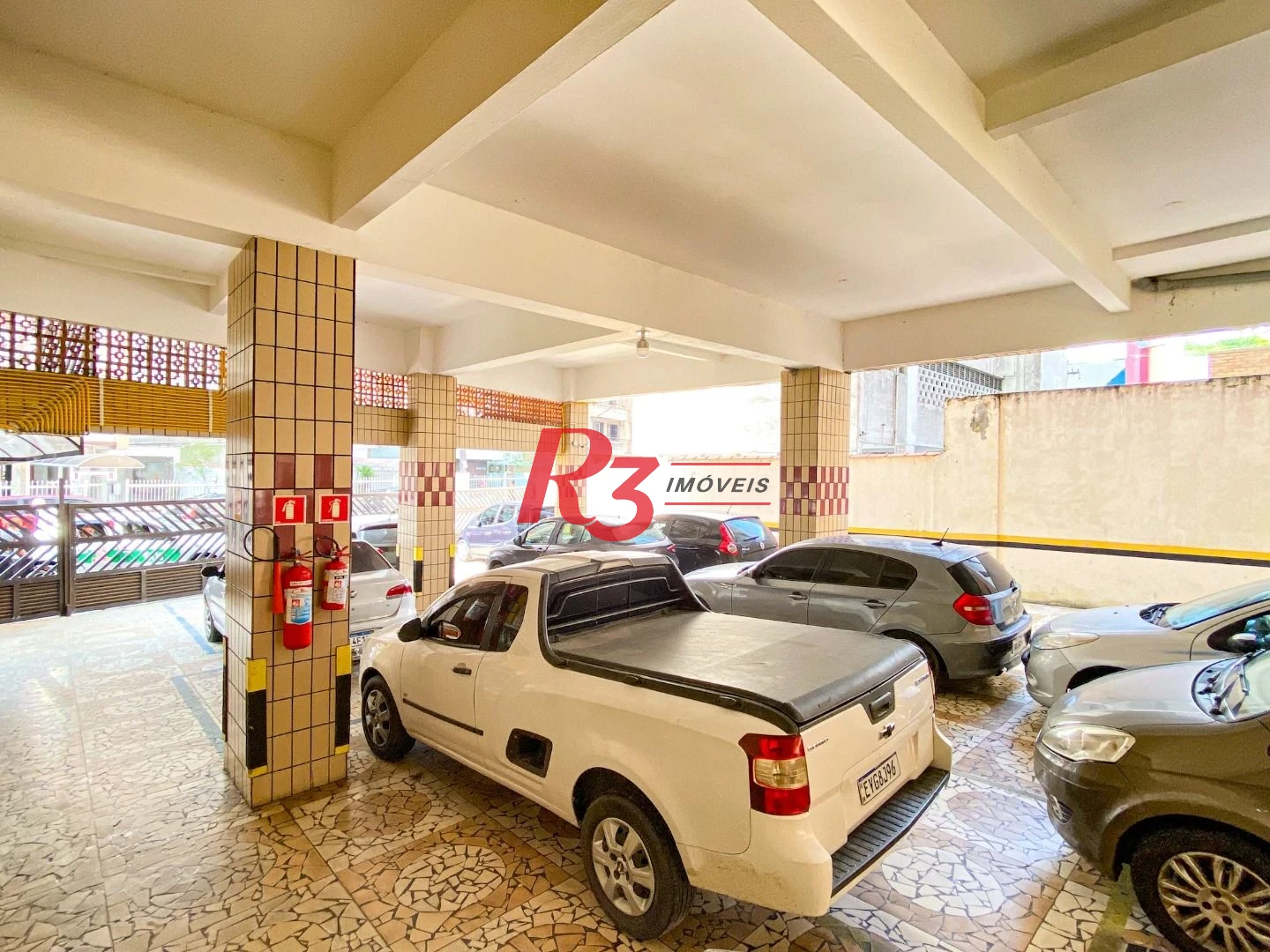 Apartamento com 2 dormitórios à venda, 57 m² por R$ 320.000,00 - José Menino - Santos/SP
