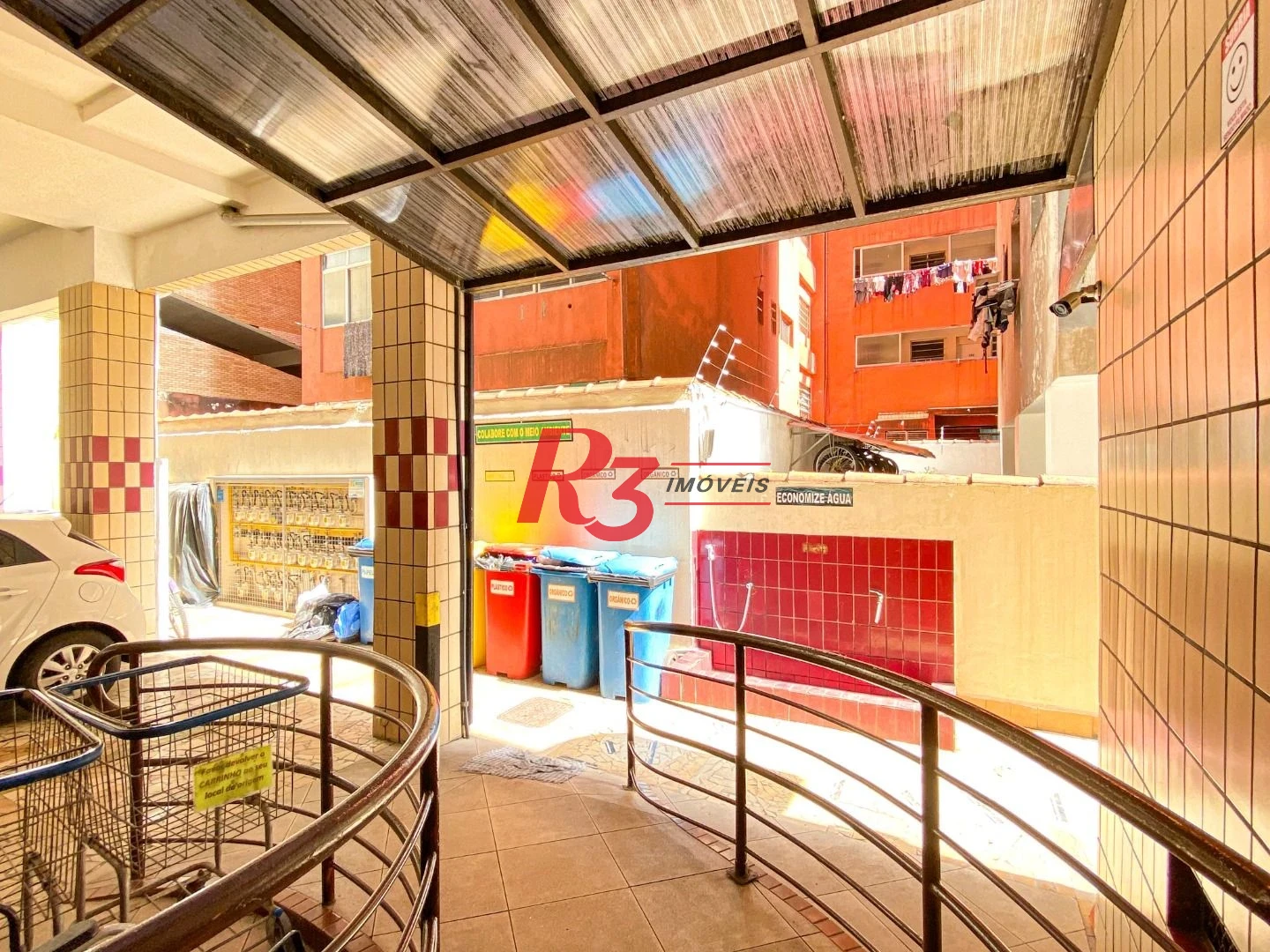 Apartamento com 2 dormitórios à venda, 57 m² por R$ 320.000,00 - José Menino - Santos/SP