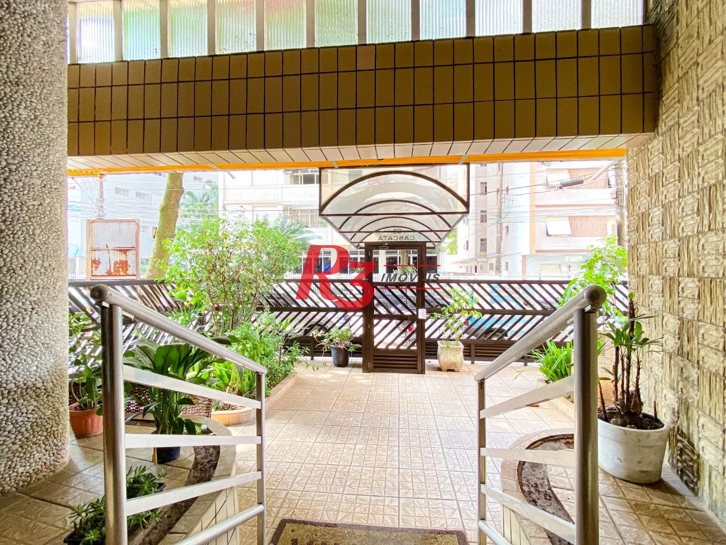 Apartamento com 2 dormitórios à venda, 57 m² por R$ 320.000,00 - José Menino - Santos/SP