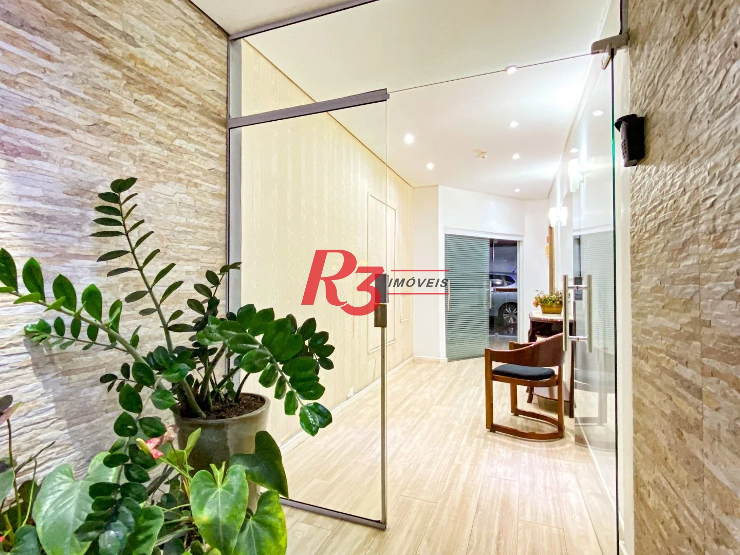 Apartamento com 2 dormitórios à venda, 98 m² por R$ 555.000,00 - Gonzaga - Santos/SP