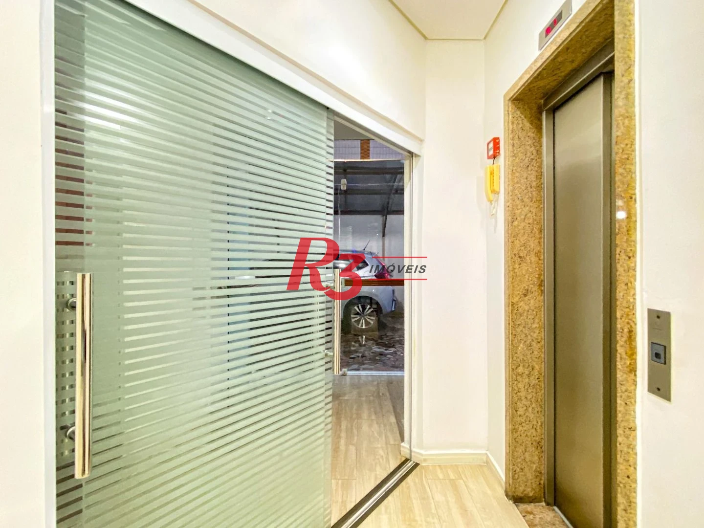 Apartamento com 2 dormitórios à venda, 98 m² por R$ 555.000,00 - Gonzaga - Santos/SP