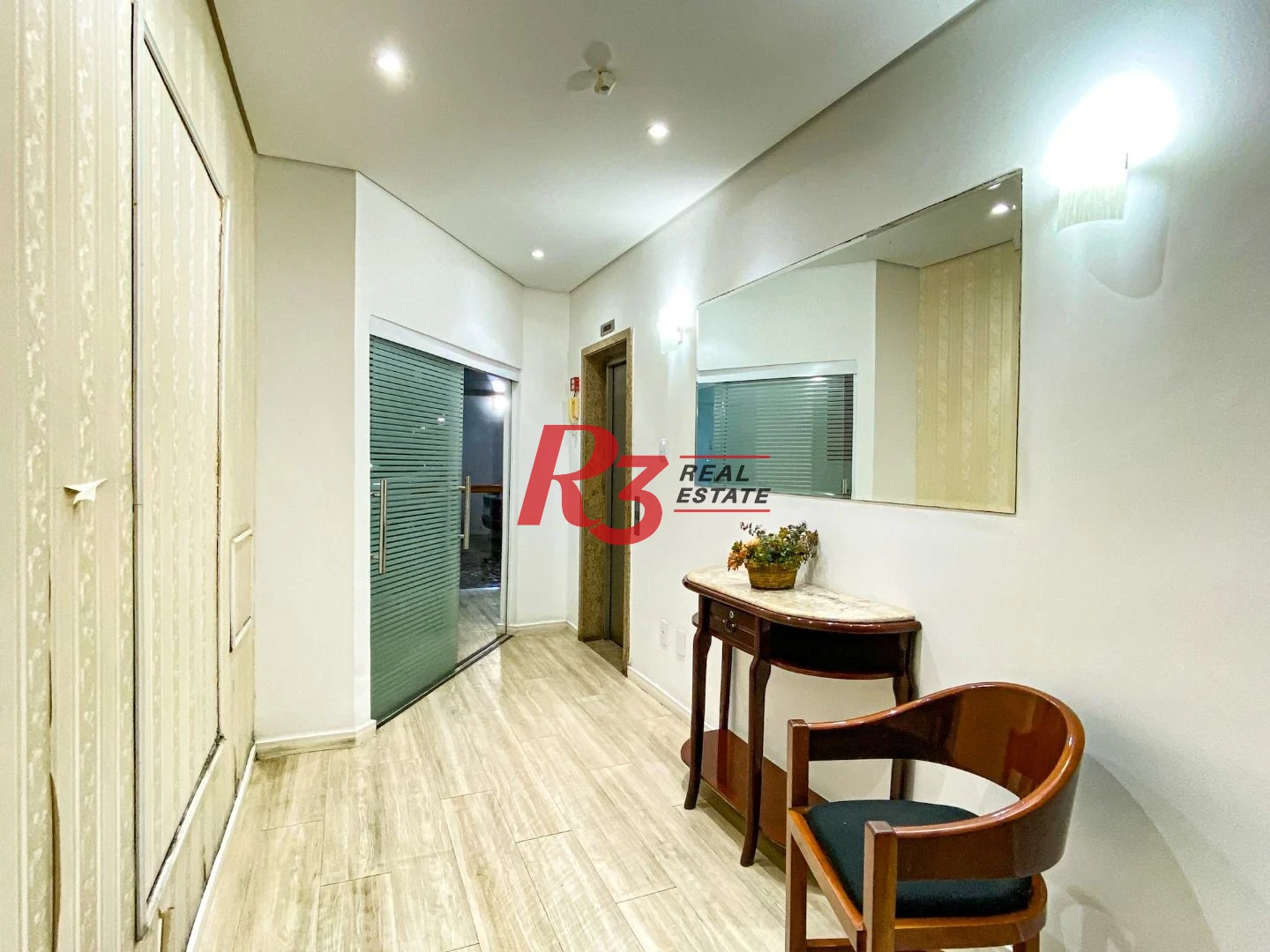 Apartamento com 2 dormitórios à venda, 98 m² por R$ 550.000,00 - Gonzaga - Santos/SP